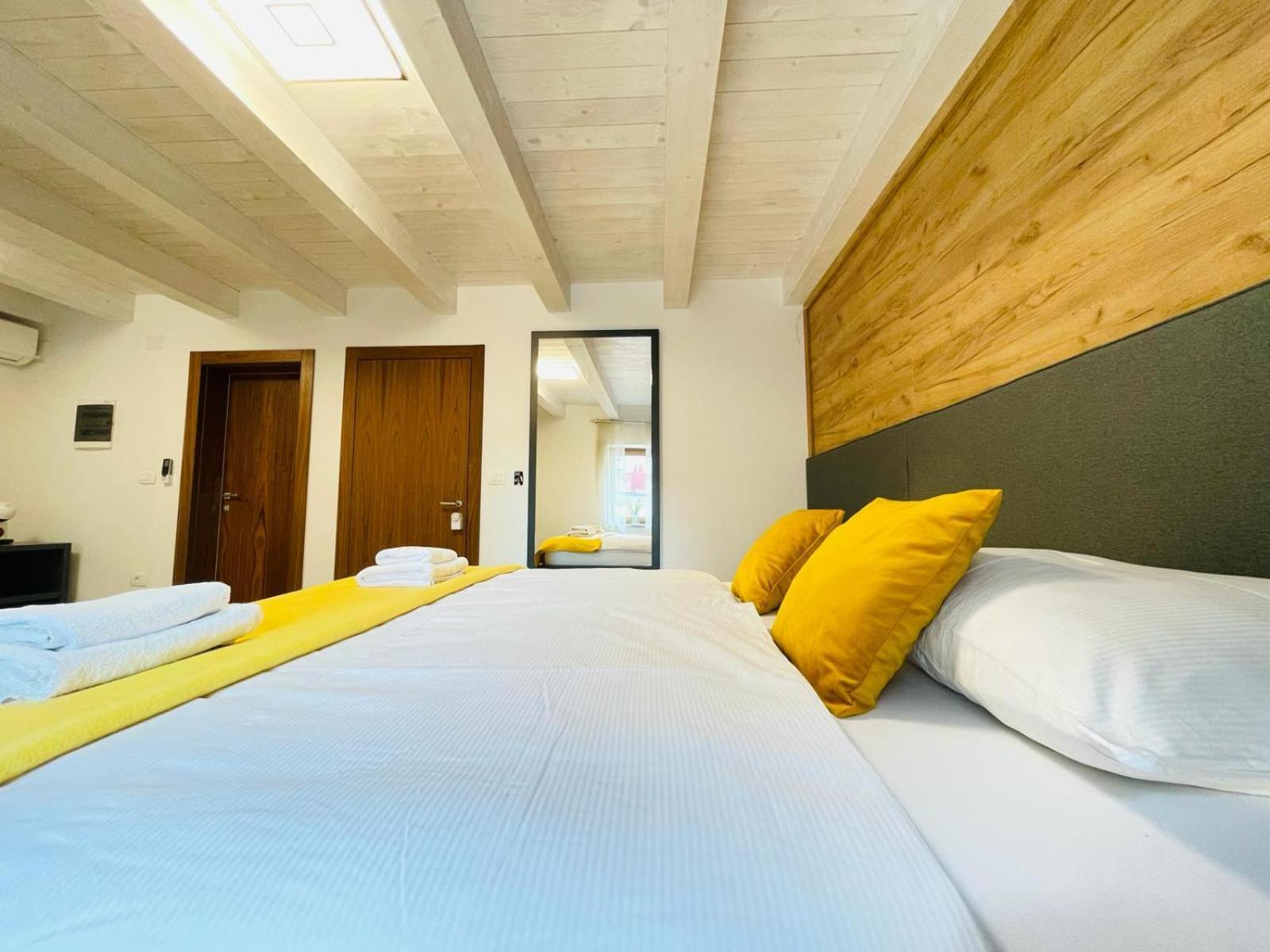 Fazana City Rooms With Free Parking Exterior photo