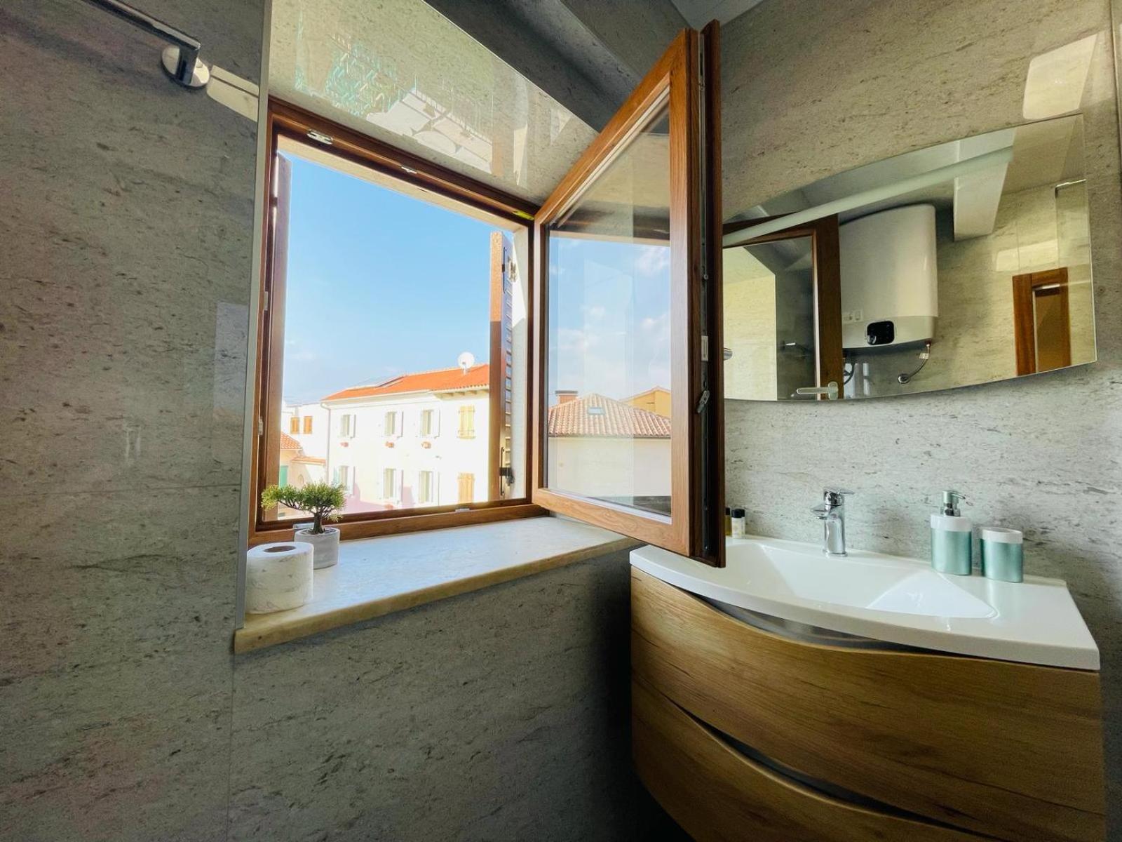 Fazana City Rooms With Free Parking Exterior photo