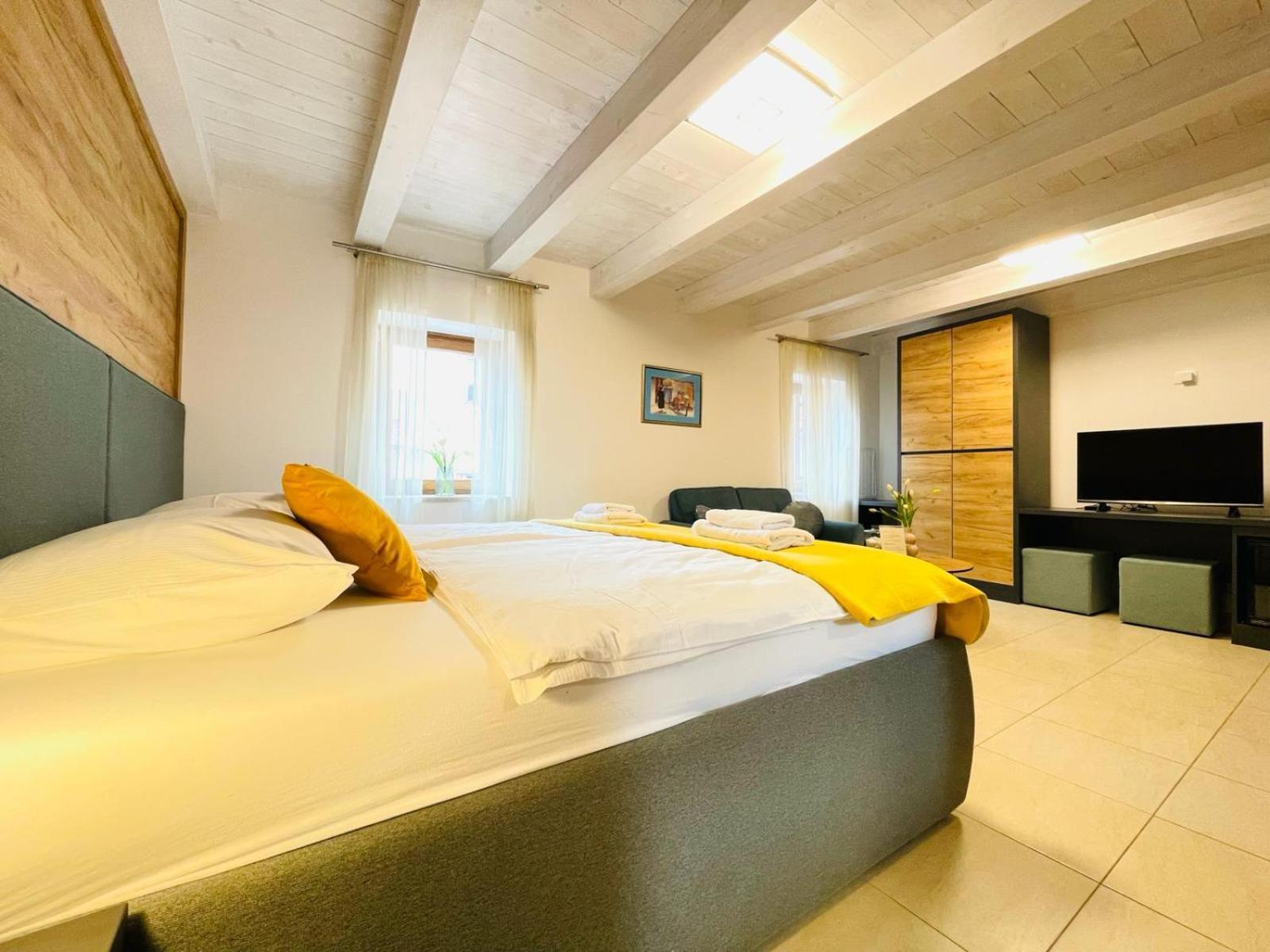 Fazana City Rooms With Free Parking Exterior photo