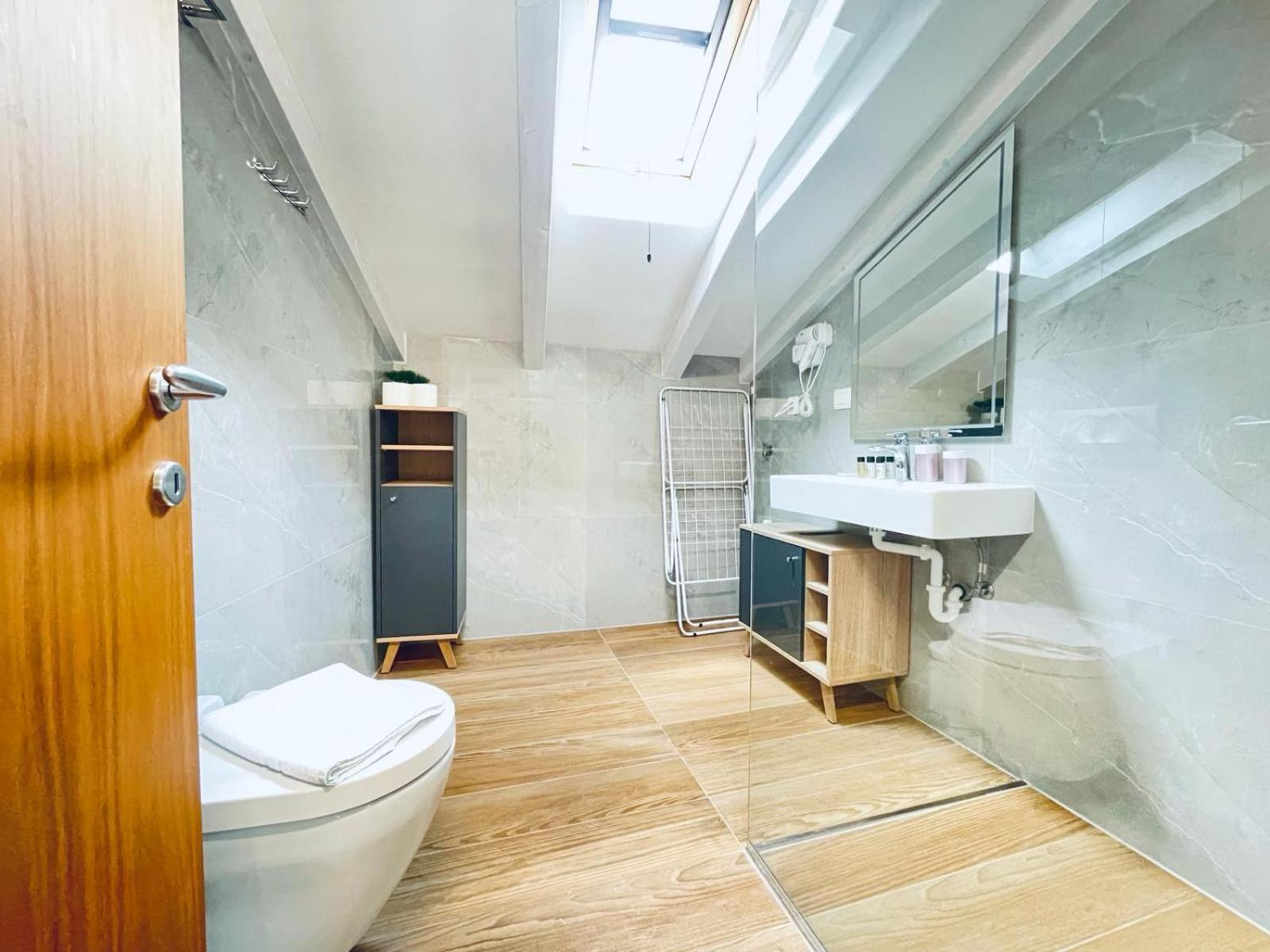Fazana City Rooms With Free Parking Exterior photo