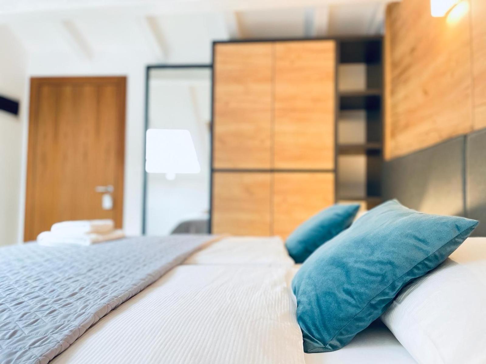 Fazana City Rooms With Free Parking Exterior photo